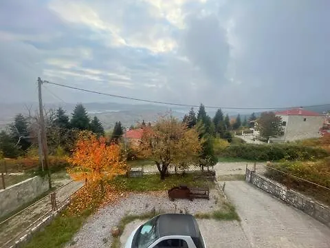 Forest House 卡尔季察